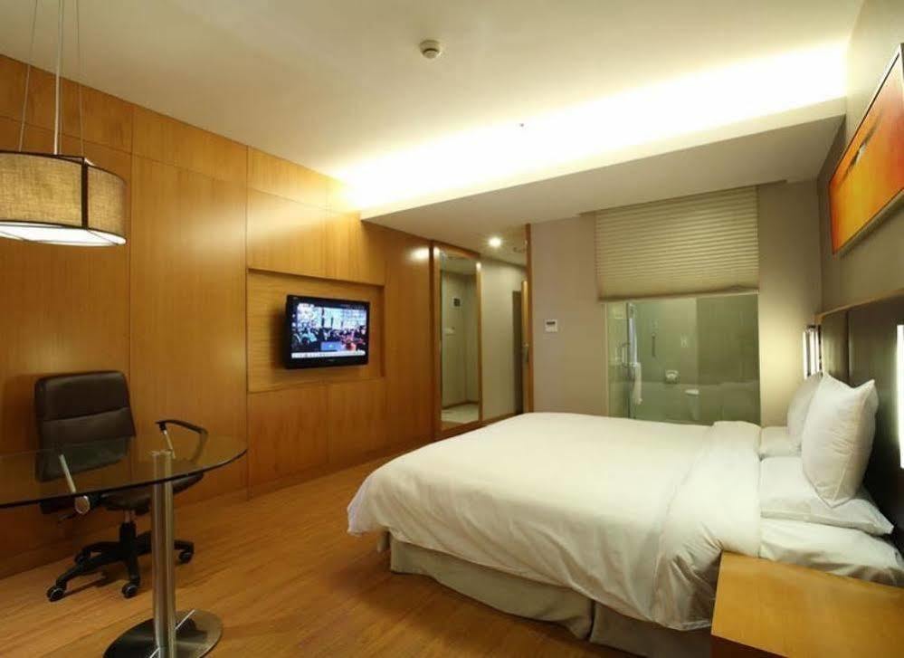 Ji Hotel Shanghai Jingan Temple Kangding Road Екстериор снимка
